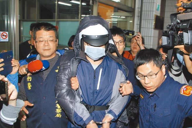 台南市玉井纵火案酿成7死惨剧，二审法官以曾姓主嫌具严重社会心理障碍且治疗不彰、符合自首的犯后态度等4理由改判无期徒刑，再掀废死争议。（中央社）