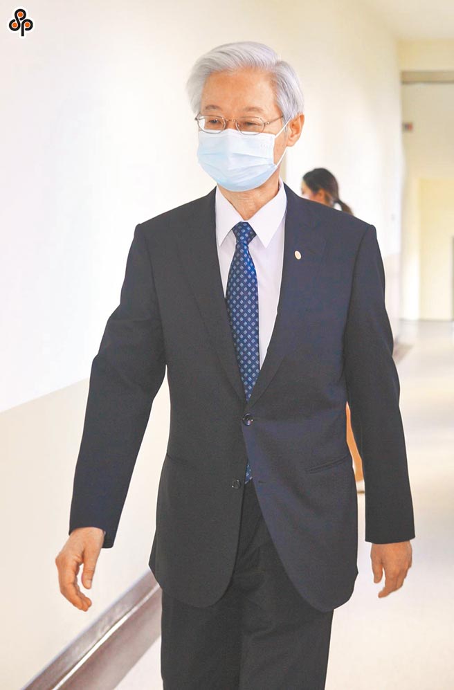 司法院要求各级法院院长抽阅法官裁判书，引来侵害审判核心的质疑，争议持续多日后，秘书长林辉煌16日上午在法官论坛解释，说院长如果发现裁判明显有违误，不影响审判独立之限度内，以适当方式告知承办法官，但林辉煌的发言随即引来法官的质疑与争议。（本报资料照片）