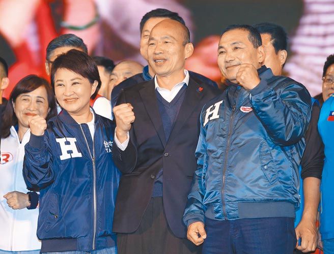 國民黨「中央選舉提名委員會」成員包含新北市長侯友宜、台中市長盧秀燕、前高雄市長韓國瑜等共8人。圖為2020年國民黨凱道晚會的畫面。（本報資料照片）