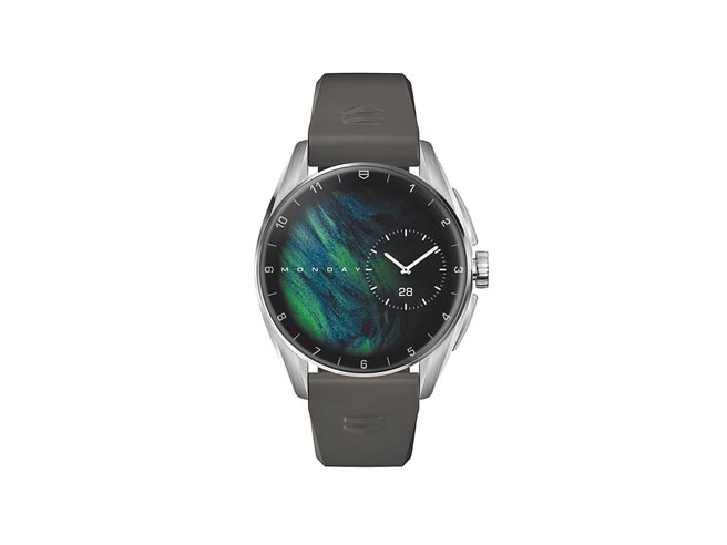 泰格豪雅Connected Calibre E4智能腕表，42mm，5萬8900元。（TAG Heuer提供）