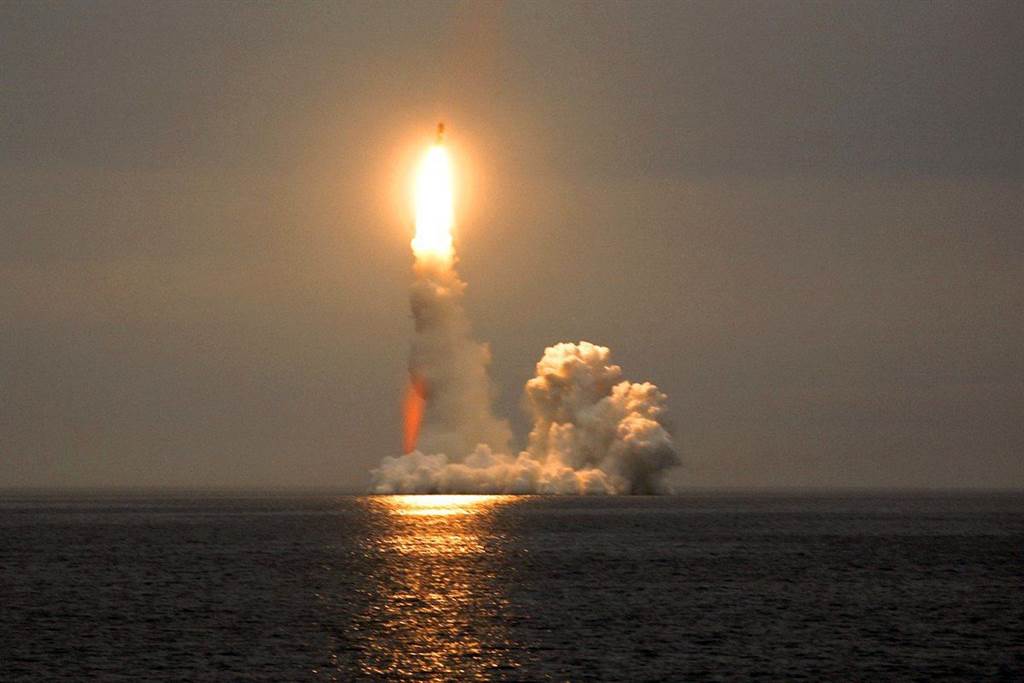 俄罗斯宣布，将于19日举行大规模核武演习。图为俄军试射R-30潜射洲际弹道飞弹。（图／俄罗斯国防部脸书）(photo:ChinaTimes)