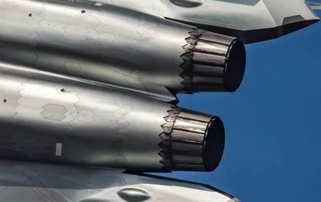 中航工业公司官宣最近公开了一些歼-20试飞阶段的歷史资料，资料显示歼20在试飞之前就已经准备了向量推力发动机的试车台。（图／网路）