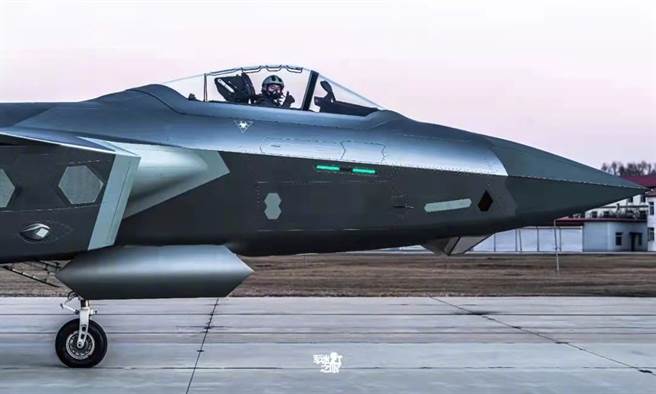 中共歼-20官宣影片截图。（图／微博）