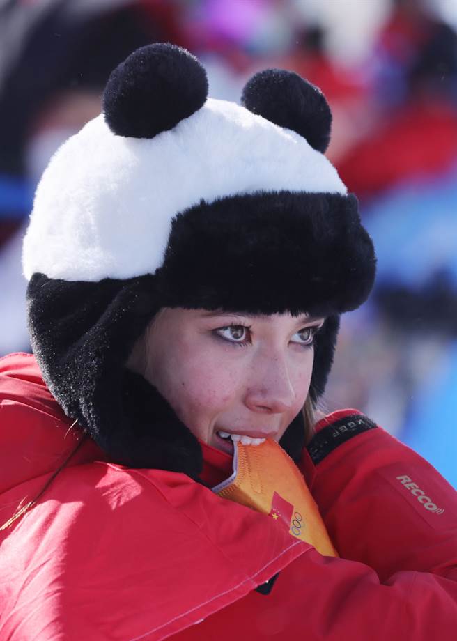 谷爱凌展现可爱一面(路透社)