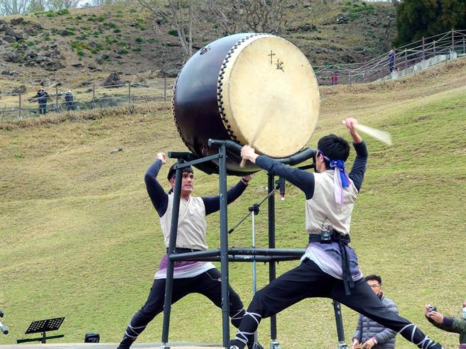 今年展演的内容有获得金曲奖、葛莱美奖及美国独立奖提名的十鼓击乐团担纲演出，还特别为清净创作专属曲目，震慑整个青青草原。（清境农场提供／吴建辉南投传真）