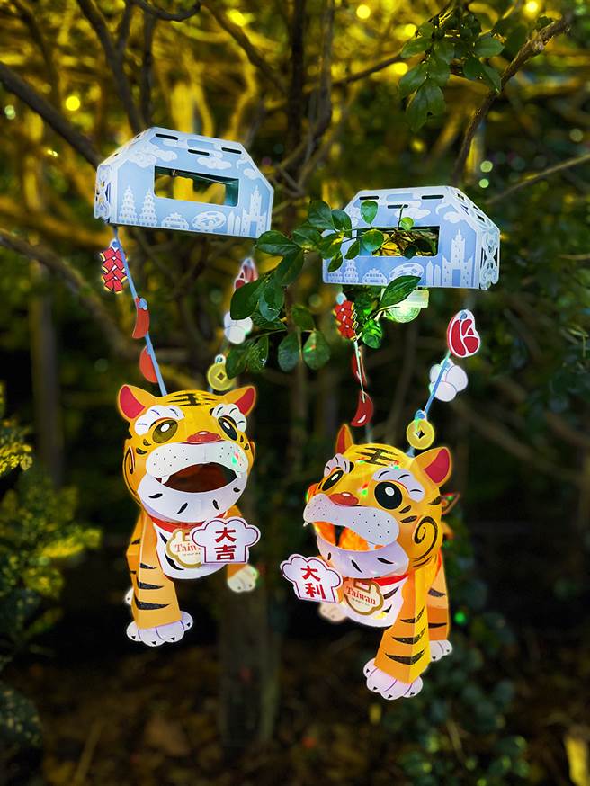 虎爷是台湾普遍的民间信仰，除具有平安镇煞、驱除疫病的能力，民间也相信可以守护孩童平安，招来福气与钱财。(摄影/林佳苇)