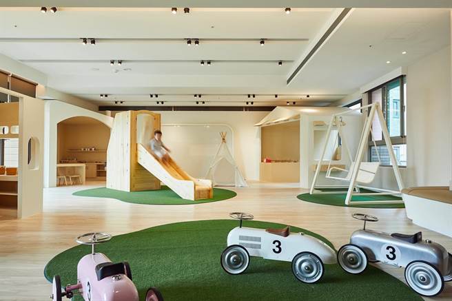 蕴泉庄亲子童玩间让孩童与家长投入角色扮演，寓教于乐。（蕴泉庄提供）