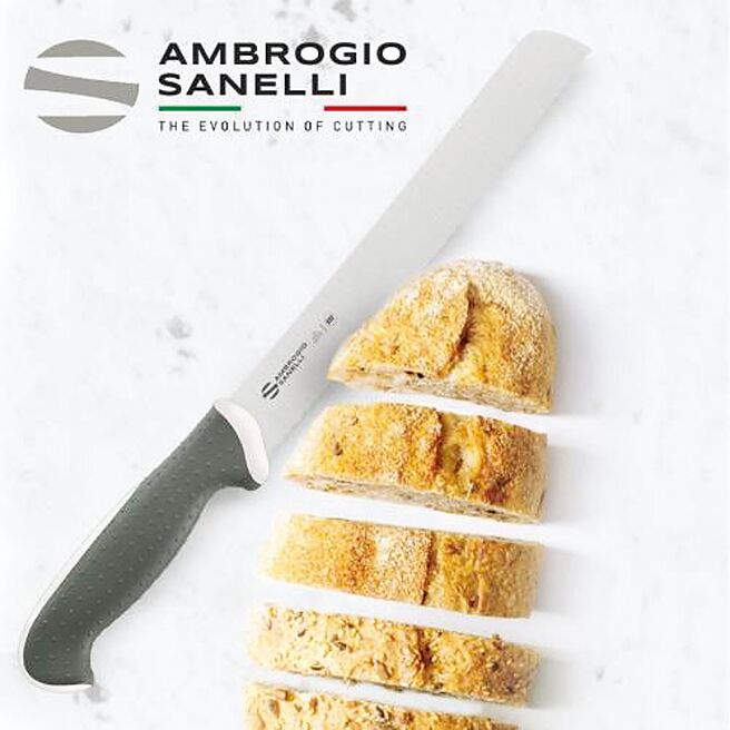 山里尼百年刀具，展現美學工藝。圖／郁選國際提供