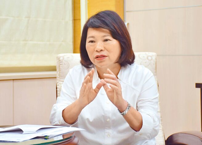 國民黨主席朱立倫公布「中央選舉提名委員會」名單，成員包含新北市長侯友宜、台中市長盧秀燕、嘉義市長黃敏惠（見圖）等8人。不過，侯、盧、黃3人昨日均以「不宜球員兼裁判」為由婉拒。（本報資料照片）