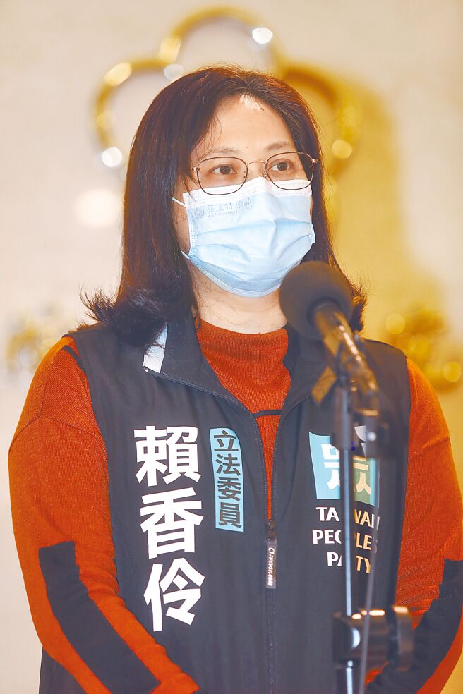 民眾党立委赖香伶（见图）17日在立法院宣布投入民眾党党内桃园市长初选，将与先前表态参选的民眾党秘书长谢立功角逐。（刘宗龙摄）