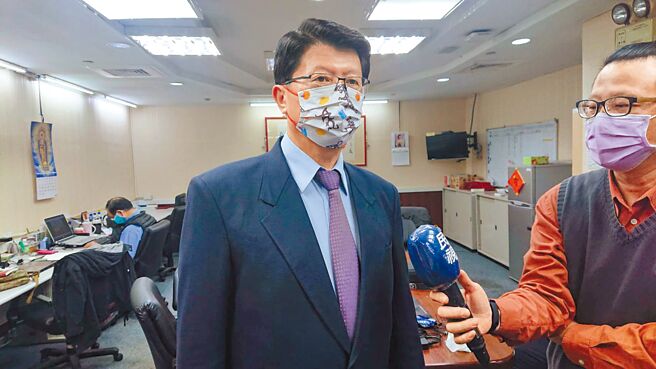 谢龙介昨在台南受访，希望市民给他机会，承诺「当选不拚连任，只当1任」。（程炳璋摄）