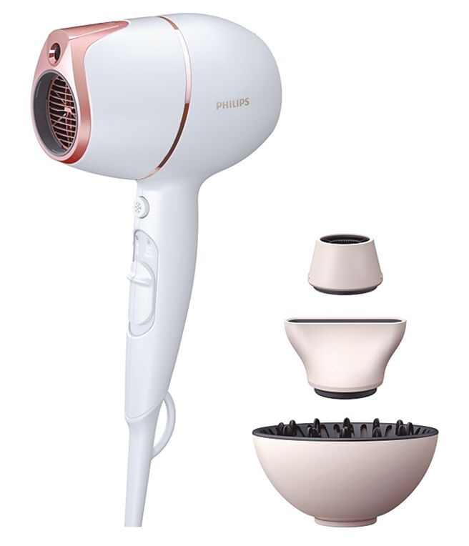 家乐福飞利浦BHD628 Adele AI温控护髮吹风机，特价4999元。（家乐福提供）