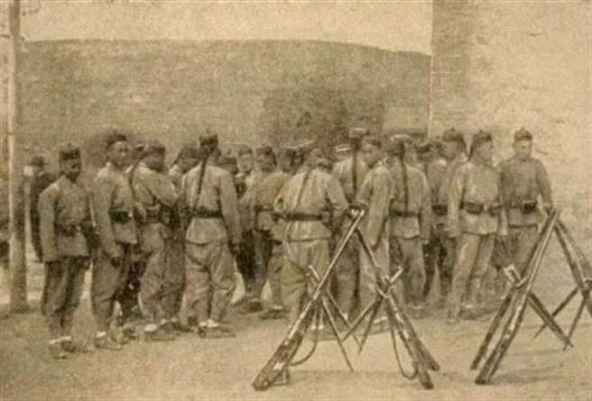 在太平天国叛乱之后，清朝的大臣们才真正认识到新式洋枪洋炮厉害之处，大量为湘军与淮军装备新式西洋武器。（图／网路）