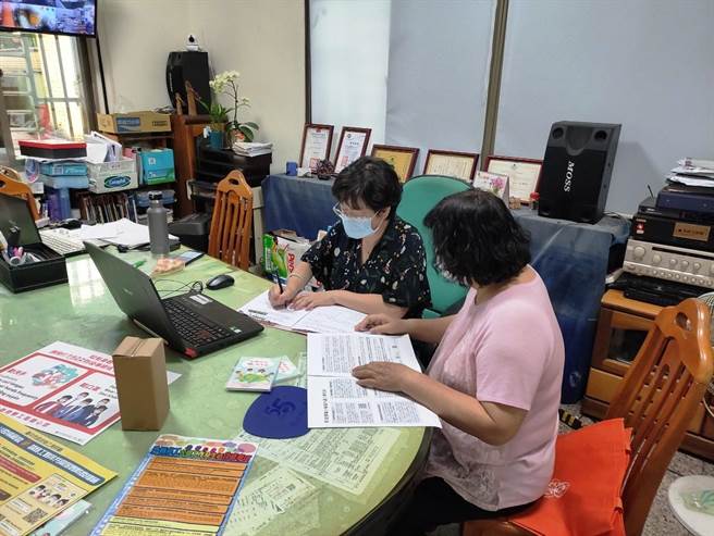 劳工局呼吁雇主如有聘雇外国人需求，应确实遵守相关法令规定合法申请。（台中市政府提供）