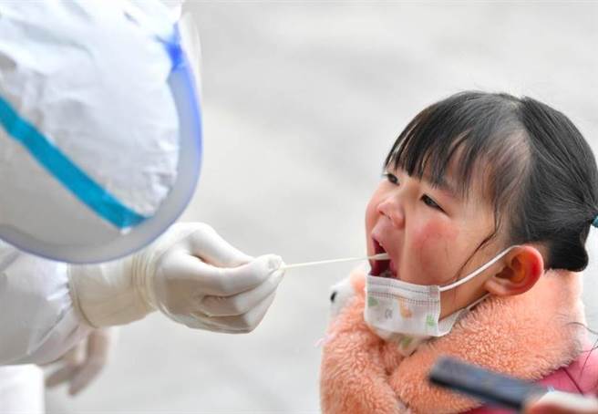 陆昨新增本土新冠确诊80例，内蒙古过半。港版方舱医院今开建。（新华社）