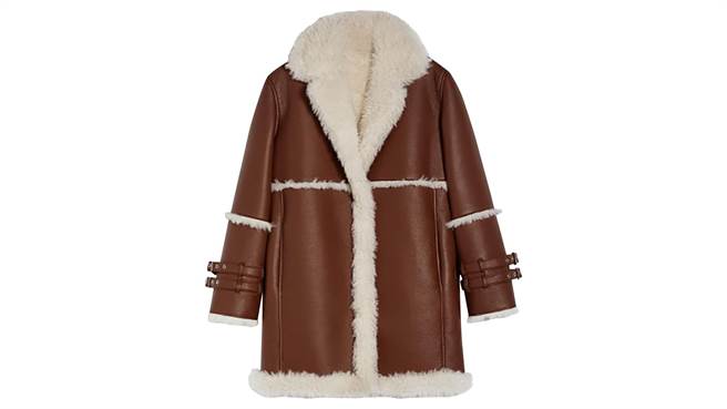 大叶高岛屋的MAX&amp;Co.刷毛翻领仿皮大衣，原价2万6800元，纸本五倍券优惠1万8760元。（大叶高岛屋提供）