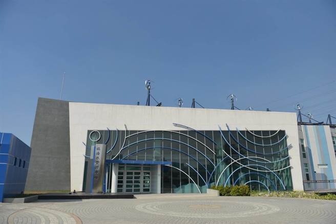 今年营运的临海水资源中心，每日供应3.3万吨再生水。（高雄市水利局提供／林瑞益高雄传真）