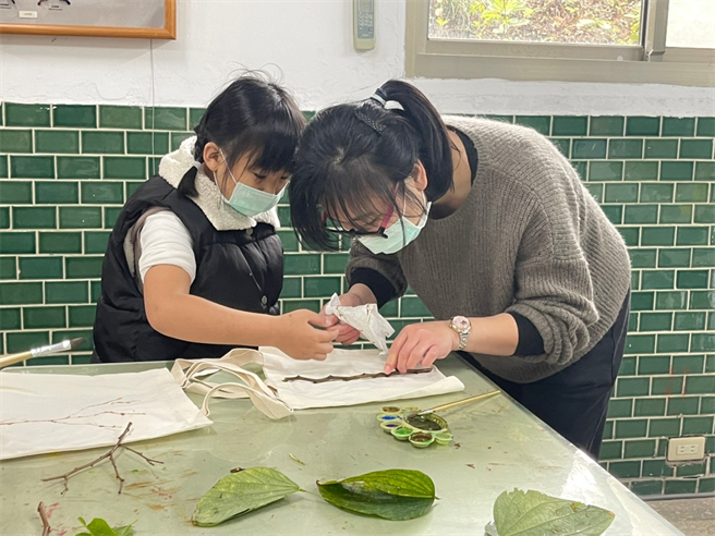 新住民朋友在親子同樂過程中，共度溫馨美好時光。（移民署提供）