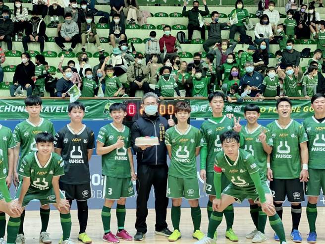 台中市政府运动局长李昱叡代表市长卢秀燕出席开幕，为选手加油打气。(台中市政府提供)