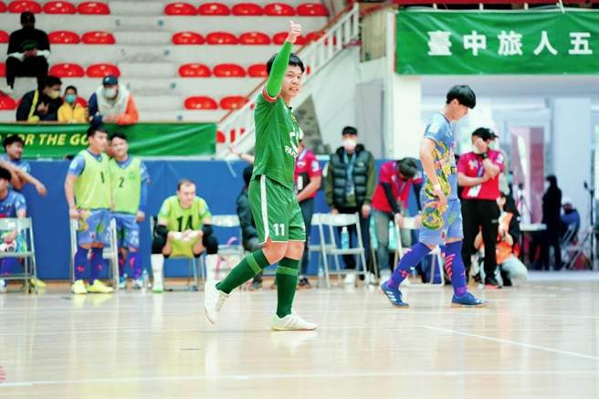 台中旅人队长赖明辉带领球队以10比1赢得胜利。(台中市政府提供)