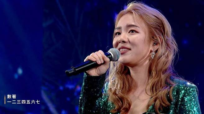 九九自创曲唱出初恋遗憾。（《声林之王3》提供）