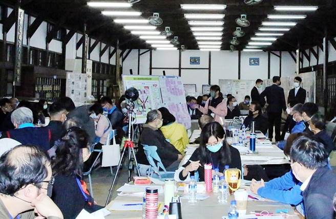 法务部为推动嘉义旧监活化，今首度以开放政府协作会议方式，邀集关心旧监各界人士和团体脑力激盪，为嘉义旧监未来发展提出建言。（吕妍庭摄）