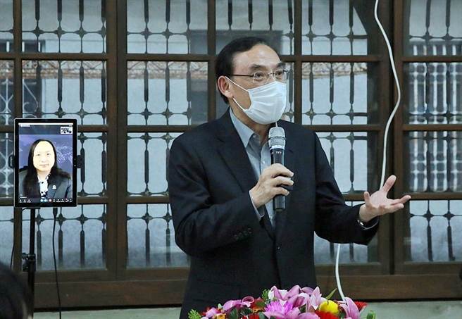 法务部积极推动嘉义旧监活化，19日首度以开放政府协作会议方式，邀关心旧监各界人士和团体针对旧监未来活化提出建言，法务部长蔡清祥期盼纳入各界意见后，能让旧监真正自由。（吕妍庭摄）