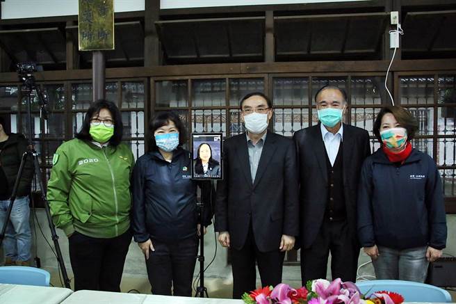 下午的成果发表，包括法务部长蔡清祥、嘉义市长黄敏惠、立委王美惠等人都到场聆听，唐凤则採线上参与。（吕妍庭摄）