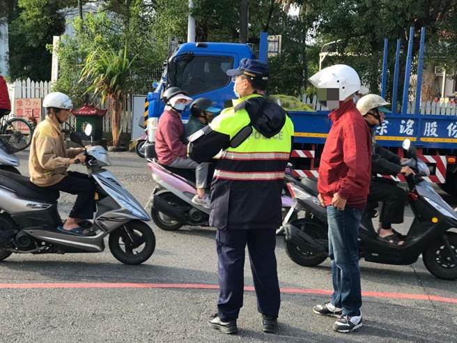 台南市警察局善化分局统计，从今年起至2月18日，辖内共有142件交通事故，其中8成都在上班日。（警方提供／张毓翎台南传真）