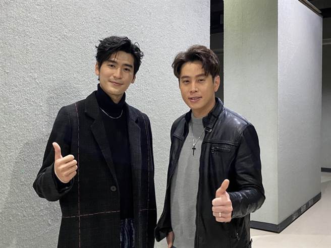 涂善存（左）與吳東諺受邀出席。（洪秀瑛攝）