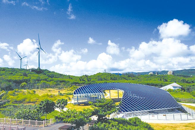 太阳能、风电等再生能源凭证突破百万张，9成8被台积电买走，目前一张叫价3000元。（台电提供）