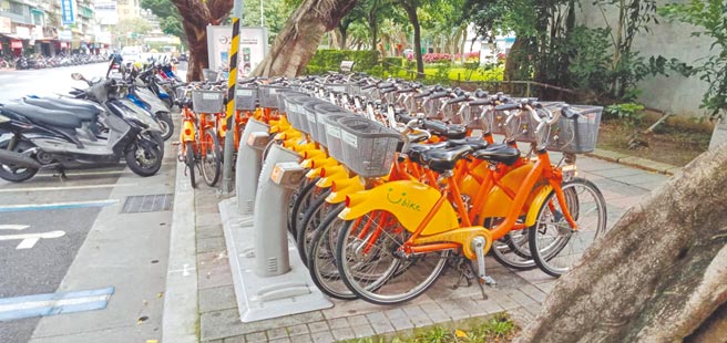 Youbike租借站遭占用，民眾无法还车。（锺佩玲提供／杨亚璇台北传真）