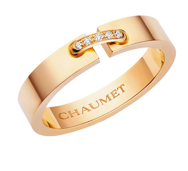 CHAUMET的LIENS EVIDENCE鑲鑽婚戒，線條相繫代表永恆不變的情緣，5萬9900元。（CHAUMET提供）