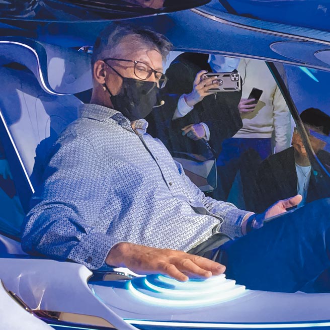 VISION AVTR中央鞍座上的感應器可進行生物識別。（陳大任攝）