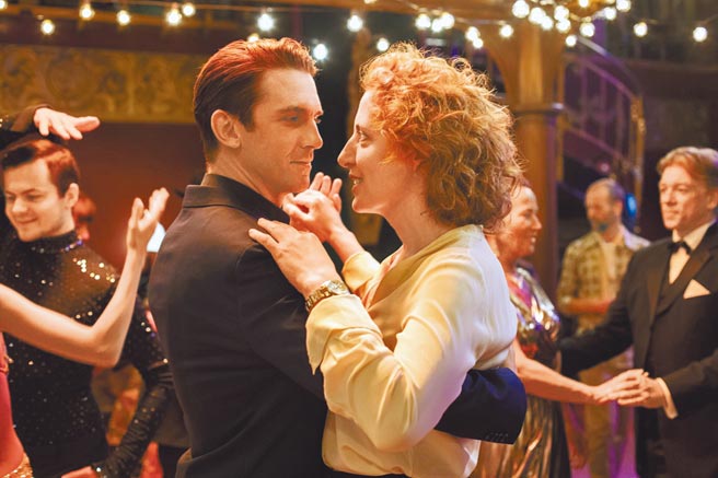 浪漫爱情片《我是你的完美男友》勇夺柏林银熊奖。（海鹏影业提供）