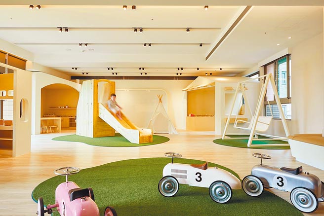 蕴泉庄亲子童玩间让孩童与家长投入角色扮演，寓教于乐。（蕴泉庄提供）