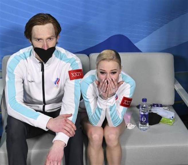 ROC花滑組合莫洛佐夫(左)、塔拉索娃獲得銀牌。（美聯社）