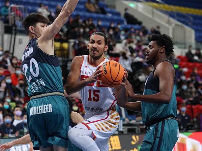 何喬登單場投進10顆三分球重新改寫聯盟紀錄。(台中太陽提供)