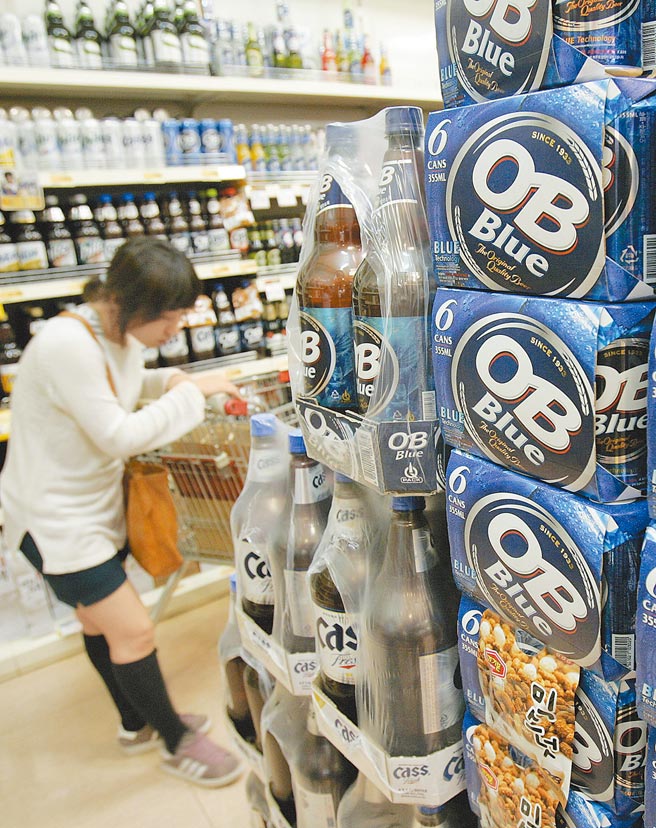 到便利店买醉去图╱路透