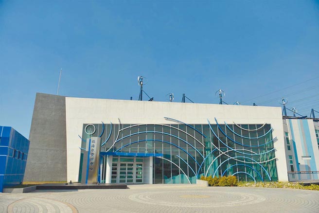 今年营运的临海水资源中心，每日供应3.3万吨再生水。（高雄市水利局提供／林瑞益高雄传真）