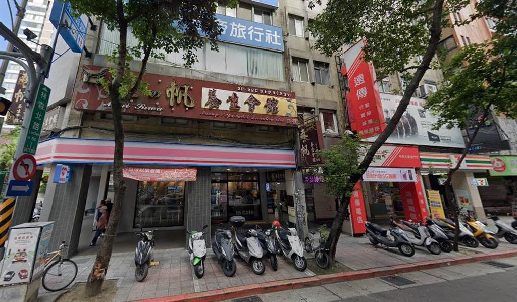 統計雙北便利商店最多路段前十名及其平均房價，台北市中山區林森北路以34家得冠，其平均房價約每坪60.3萬元。(圖/翻攝自Google街景)
