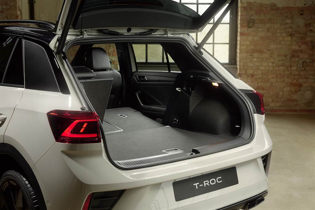 完備 SUV 產品線，個性跑旅 Volkswagen T-ROC 小改款即將於 3/3 先行公開！ (圖/CarStuff人車事)