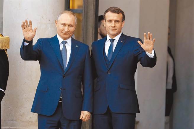 普丁会谈先德后法的原因在于，德国是欧洲大国，北溪二号天然气的主要使用者，帮助新科总理萧兹建立声望。至于法国总统马克宏即将面临连任选举，普丁承诺以会谈解决衝突为先，军队将在演习结束后撤离白俄罗斯，卖马克宏一个人情。(资料照/新华社）