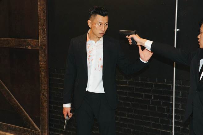 瘦子的新專輯《EARTHBOUND》銷售成績亮眼。（本色提供）