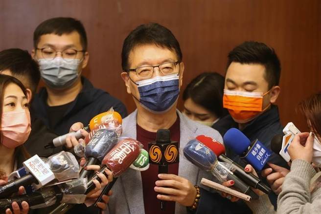 图为资深媒体人赵少康（中）。（资料照/杜宜谙摄）
