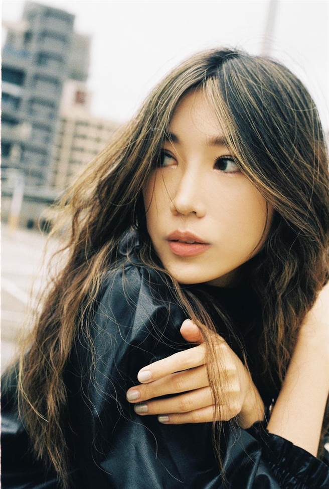 黄玠玮暌违5年发片，推出自传式创作单曲〈游牧〉。（环球音乐提供）