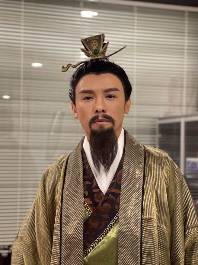 金志遥为全新类戏剧扮演「刘备」一角。（AMM娱乐提供）