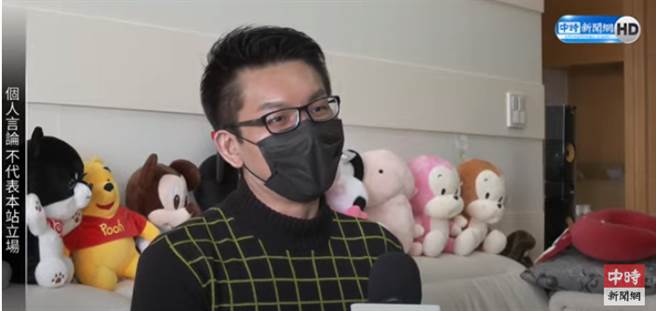 童仲彦今接受媒体採访。（图片摘自《中时新闻网》Youtube）
