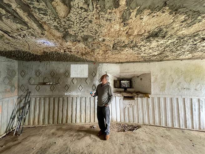 旅客将由专人带领参观知名策展人林怡华的《地下工事》，将艺术带入世界级军事地景南竿77据点里，感受军事据点的震撼及作品的魅力。(马祖国际艺术岛提供)