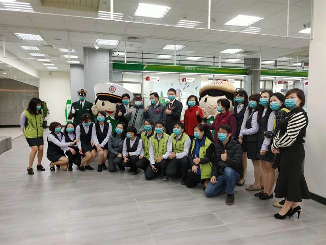 郵局21日起進駐新竹市身心障礙者就業綜合大樓，此是中華郵政首座支持庇護工場公益共生的郵局。（陳育賢攝）
